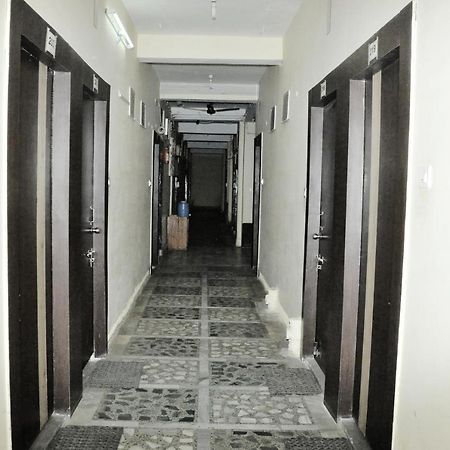 Hotel Lalit Palace Babina Экстерьер фото