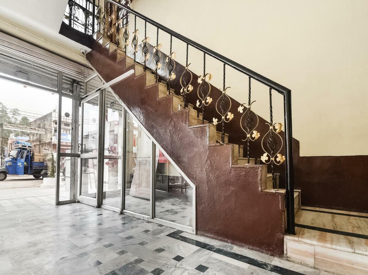 Hotel Lalit Palace Babina Экстерьер фото