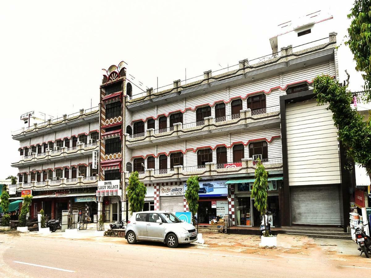 Hotel Lalit Palace Babina Экстерьер фото