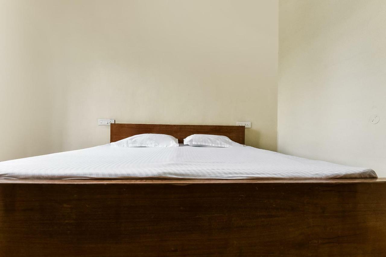 Hotel Lalit Palace Babina Экстерьер фото