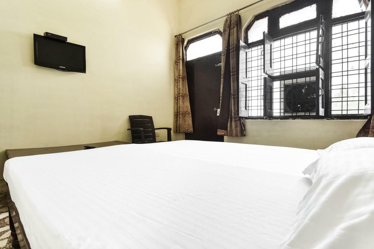 Hotel Lalit Palace Babina Экстерьер фото