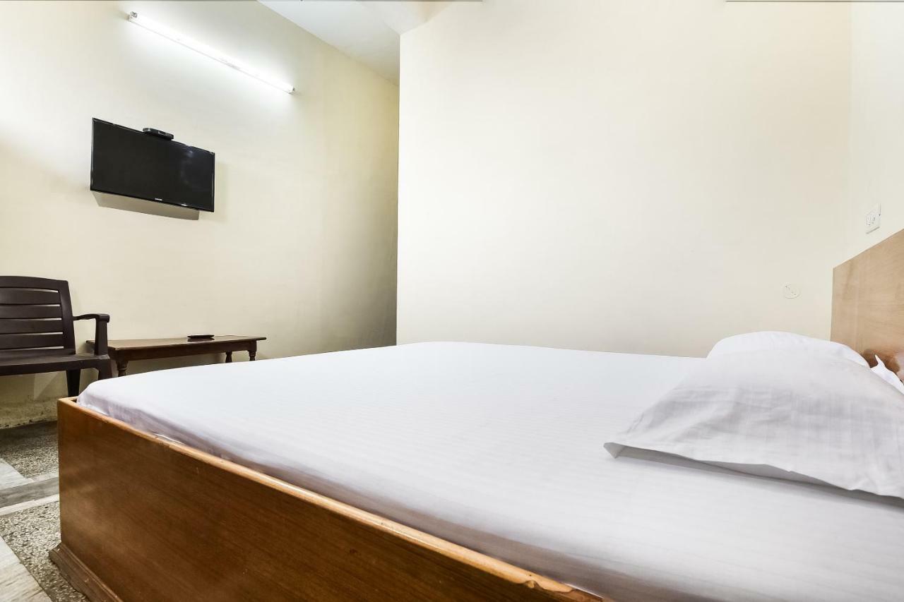 Hotel Lalit Palace Babina Экстерьер фото