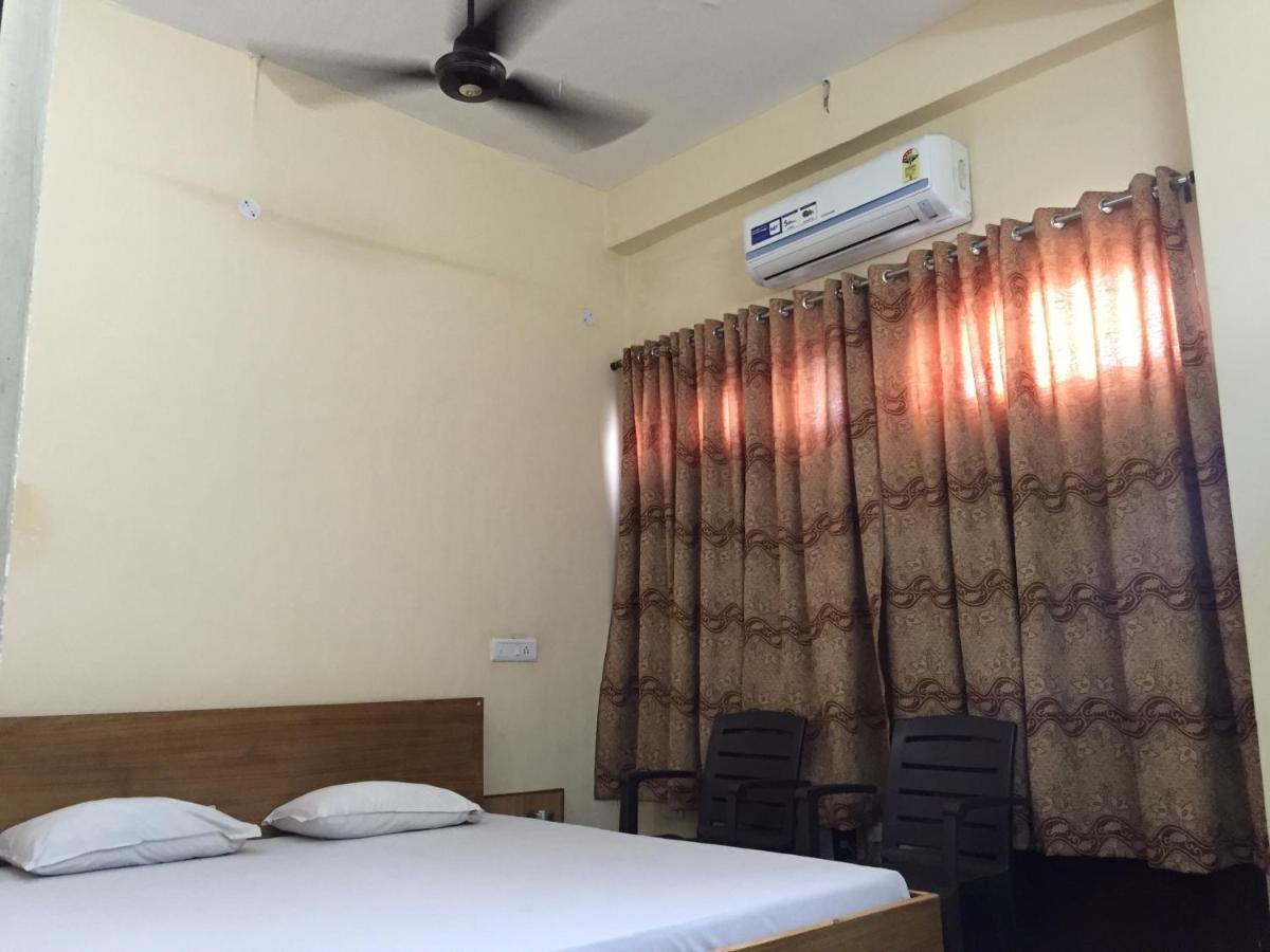 Hotel Lalit Palace Babina Экстерьер фото