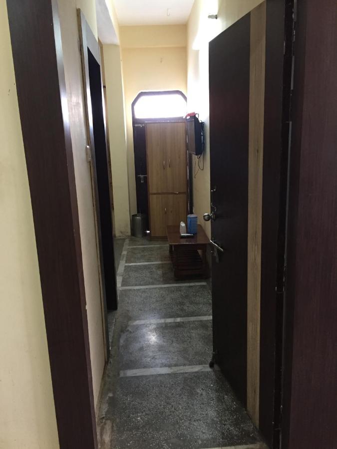 Hotel Lalit Palace Babina Экстерьер фото