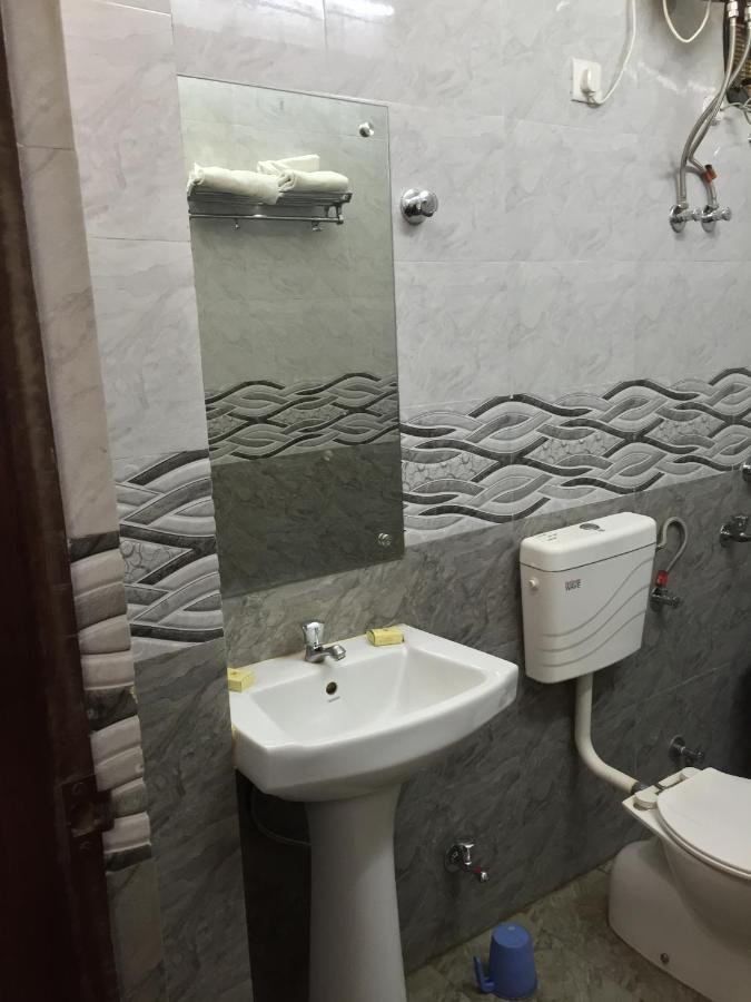 Hotel Lalit Palace Babina Экстерьер фото
