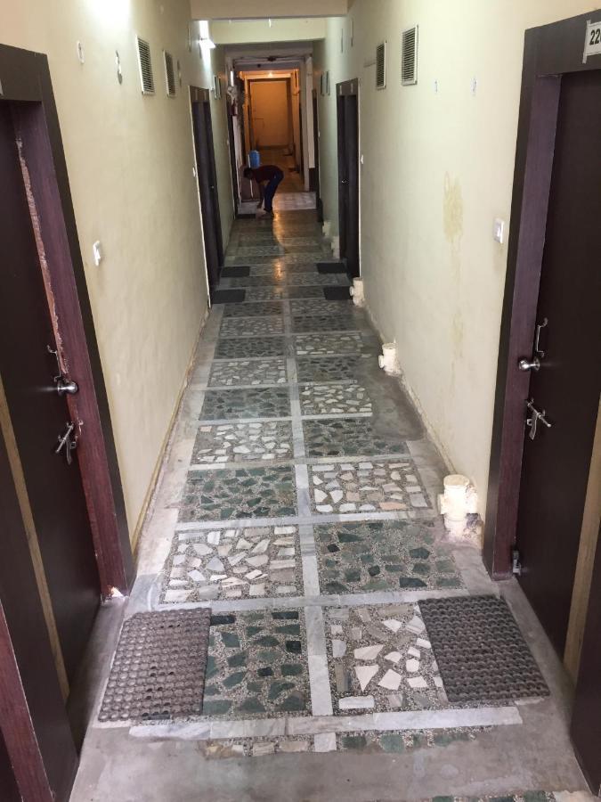 Hotel Lalit Palace Babina Экстерьер фото
